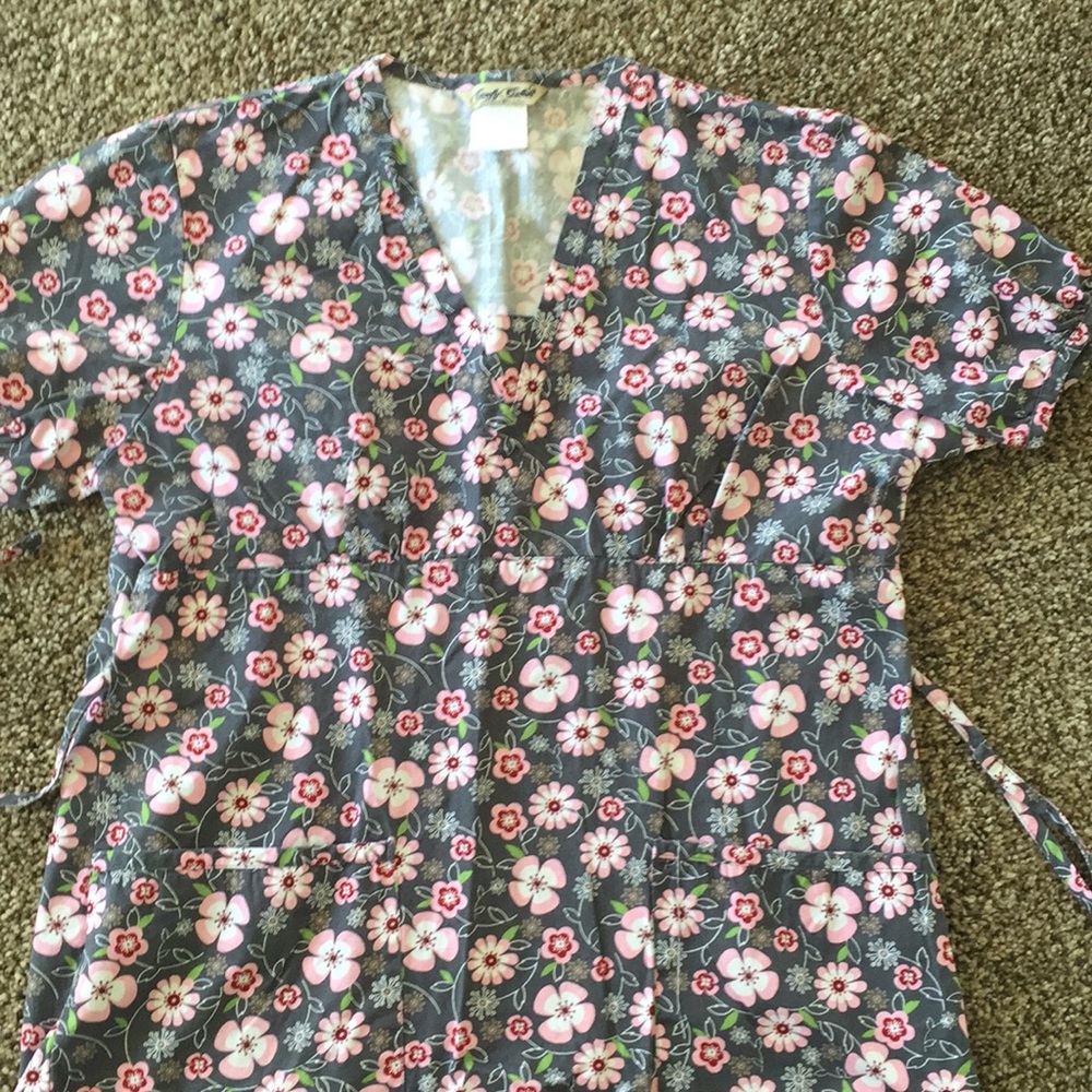 Scrub top